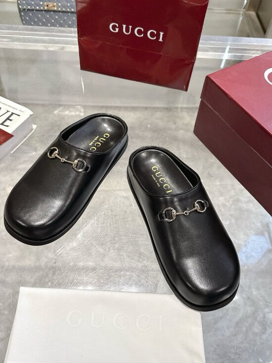 Gucci. Shoes - GUCCI Black Leather Horsebit Loafer Mules Slides Slippers